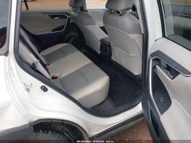 2022 TOYOTA RAV4 XLE PREMIUM 8