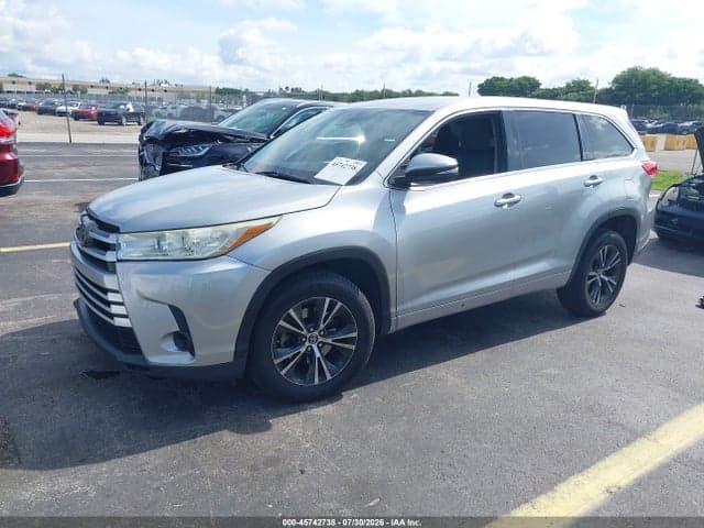 2017 TOYOTA HIGHLANDER LE 2