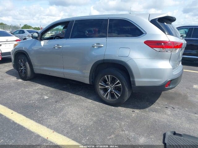 2017 TOYOTA HIGHLANDER LE 3