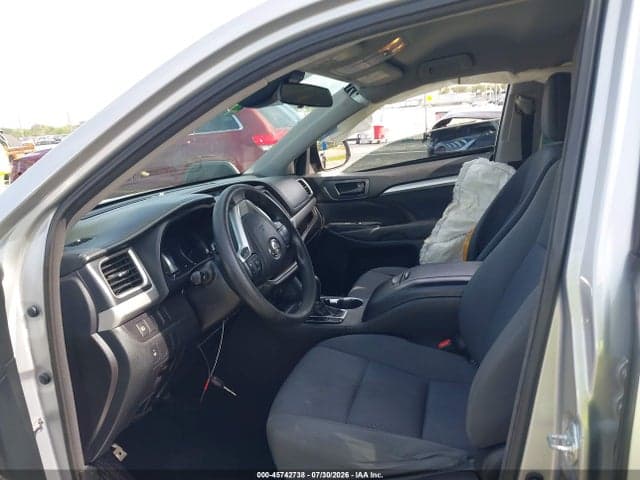 2017 TOYOTA HIGHLANDER LE 5