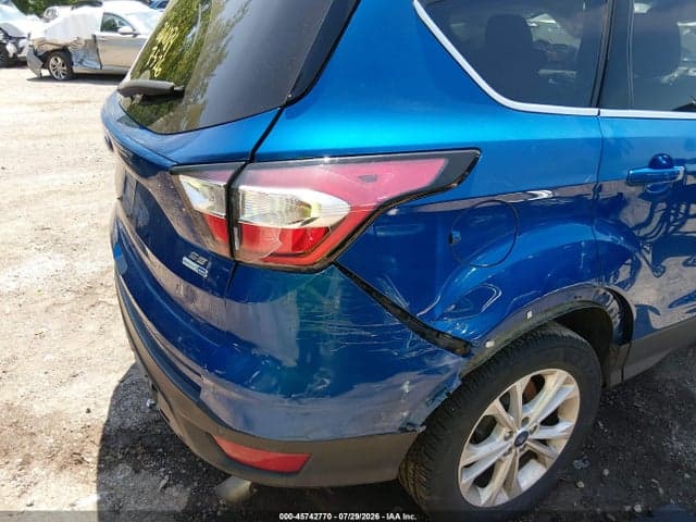 2017 FORD ESCAPE SE 6