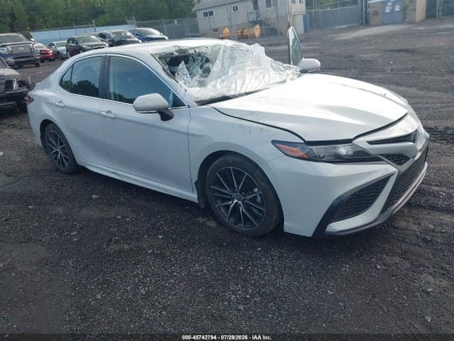 2022 TOYOTA CAMRY SE 1
