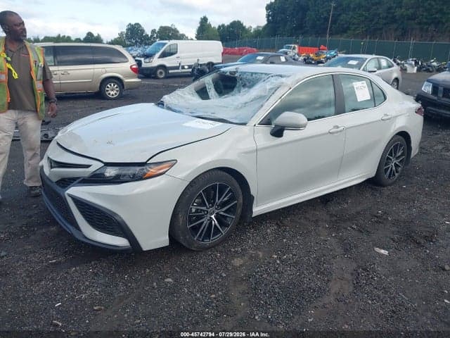2022 TOYOTA CAMRY SE 2