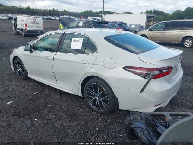 2022 TOYOTA CAMRY SE 3