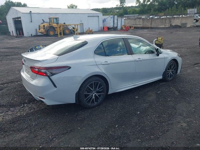 2022 TOYOTA CAMRY SE 4