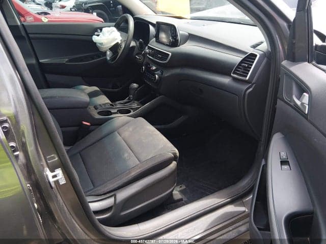 2020 HYUNDAI TUCSON SE 5
