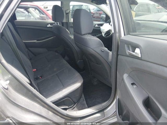 2020 HYUNDAI TUCSON SE 8