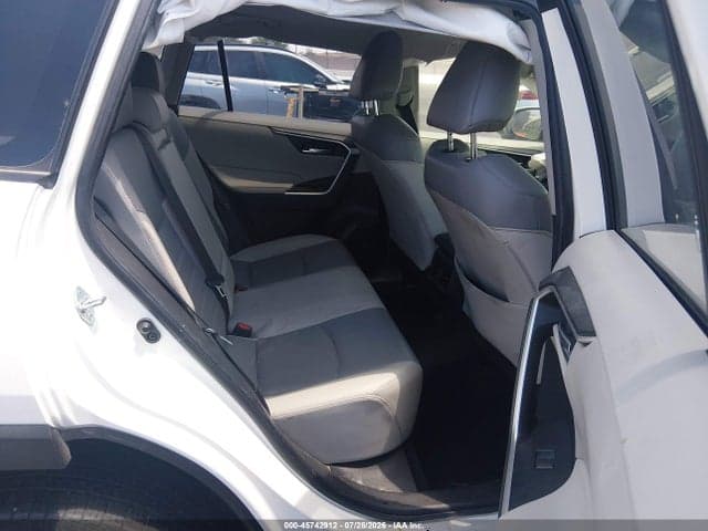 2020 TOYOTA RAV4 XLE PREMIUM 8