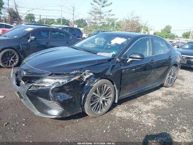 2018 TOYOTA CAMRY SE 6