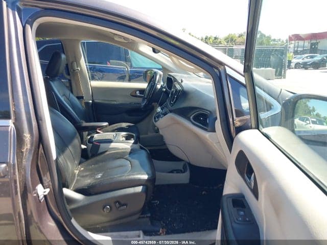 2017 CHRYSLER PACIFICA TOURING-L PLUS 5