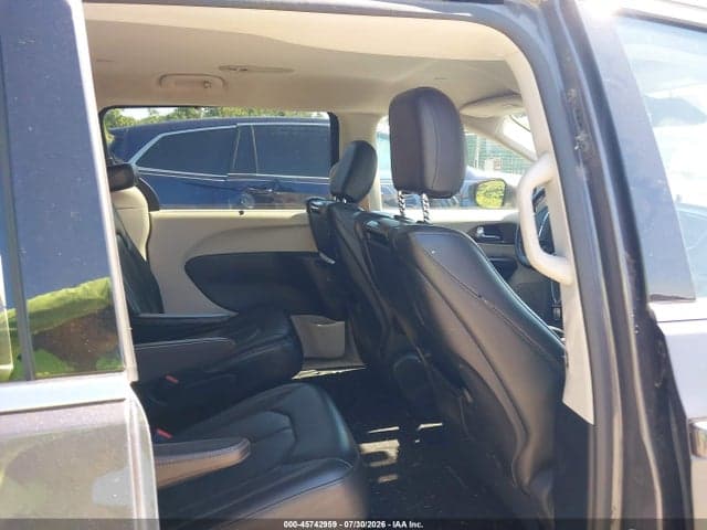 2017 CHRYSLER PACIFICA TOURING-L PLUS 8