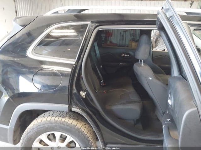 2019 JEEP CHEROKEE LATITUDE 4X4 8
