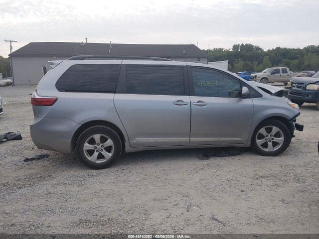 2017 TOYOTA SIENNA LE 8 PASSENGER 13