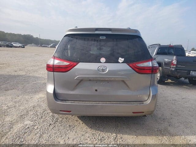 2017 TOYOTA SIENNA LE 8 PASSENGER 16