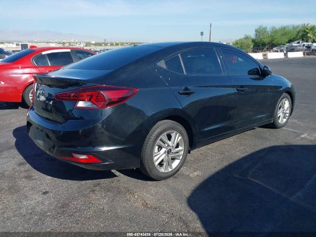2019 HYUNDAI ELANTRA SEL 4