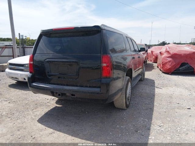 2017 CHEVROLET SUBURBAN LT 4