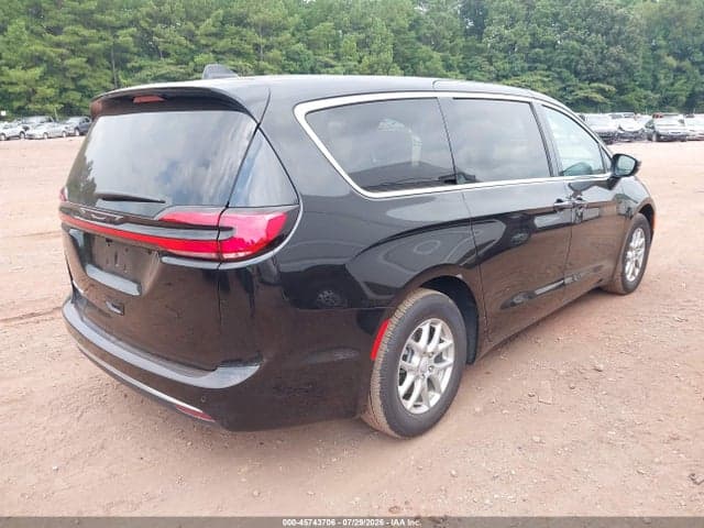 2027 CHRYSLER PACIFICA 4