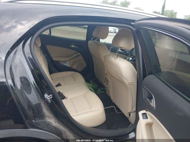 2020 MERCEDES-BENZ GLA 250 4MATIC 8