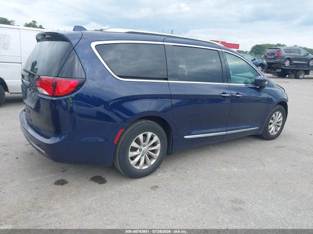 2019 CHRYSLER PACIFICA TOURING L 4