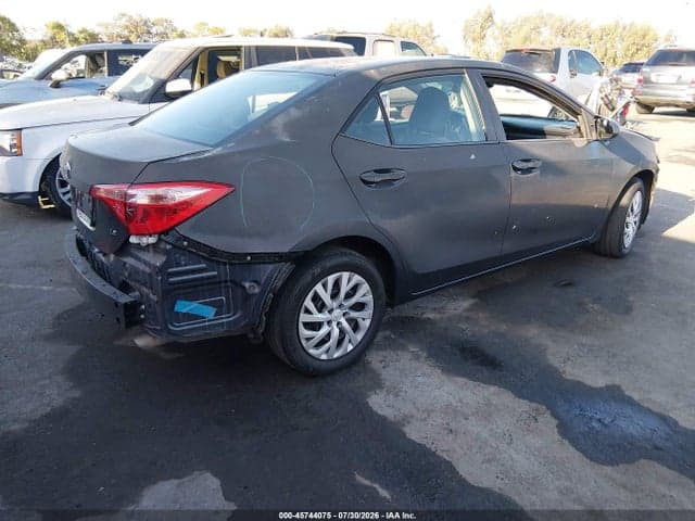 2017 TOYOTA COROLLA LE 4