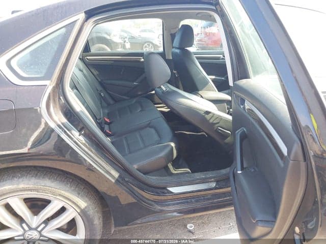 2017 VOLKSWAGEN PASSAT 1.8T SE 8