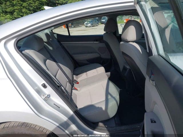 2018 HYUNDAI ELANTRA SEL 8