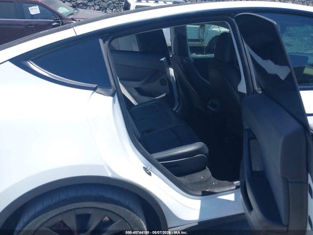 2021 TESLA MODEL Y LONG RANGE DUAL MOTOR ALL-WHEEL DRIVE 8
