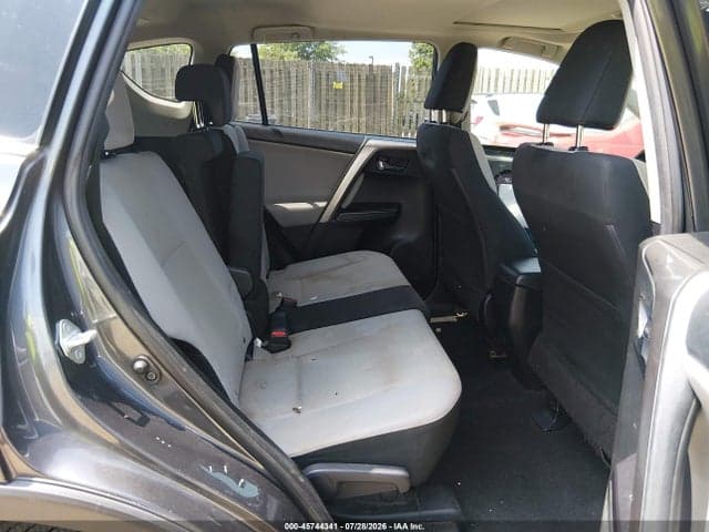 2017 TOYOTA RAV4 XLE 8