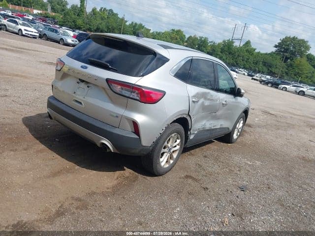 2020 FORD ESCAPE SE 4