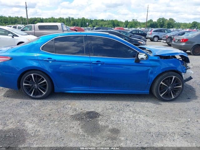 2018 TOYOTA CAMRY XSE 13