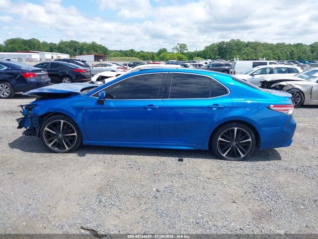 2018 TOYOTA CAMRY XSE 14