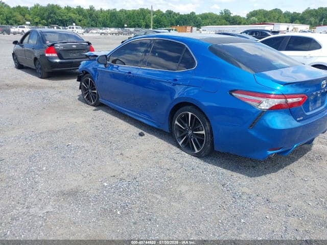2018 TOYOTA CAMRY XSE 3