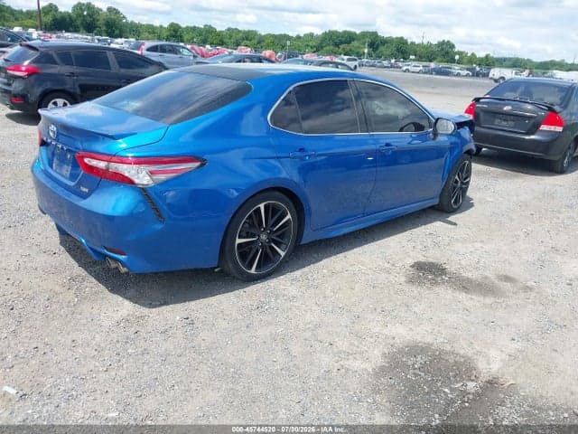 2018 TOYOTA CAMRY XSE 4