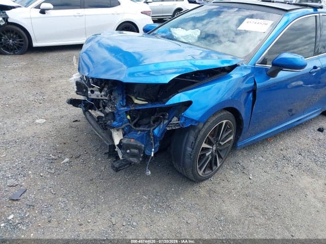 2018 TOYOTA CAMRY XSE 6