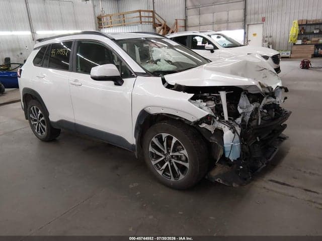 2024 TOYOTA COROLLA CROSS XLE 1
