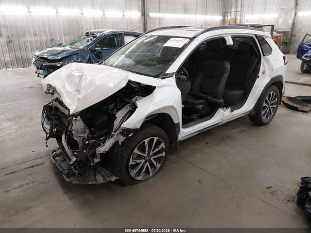 2024 TOYOTA COROLLA CROSS XLE 2