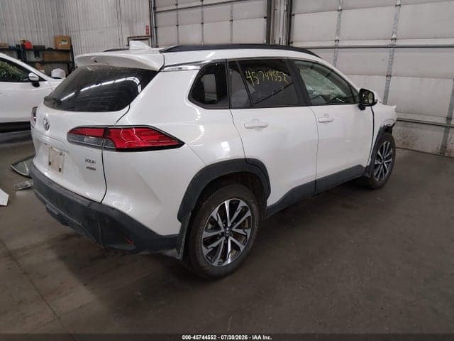 2024 TOYOTA COROLLA CROSS XLE 4