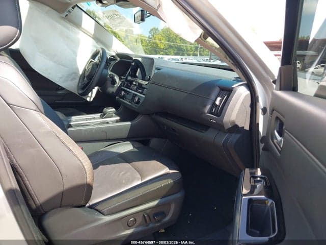 2025 NISSAN PATHFINDER SL FWD 5