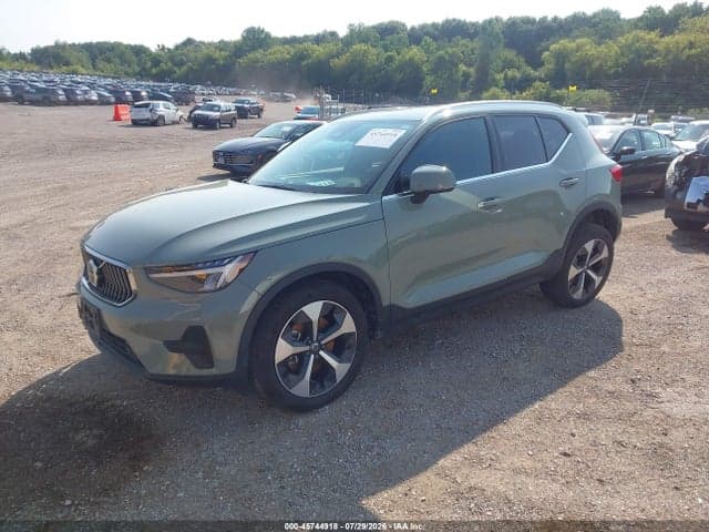 2025 VOLVO XC40 B5 CORE BRIGHT THEME 2