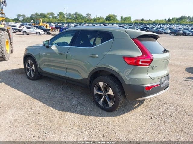 2025 VOLVO XC40 B5 CORE BRIGHT THEME 3