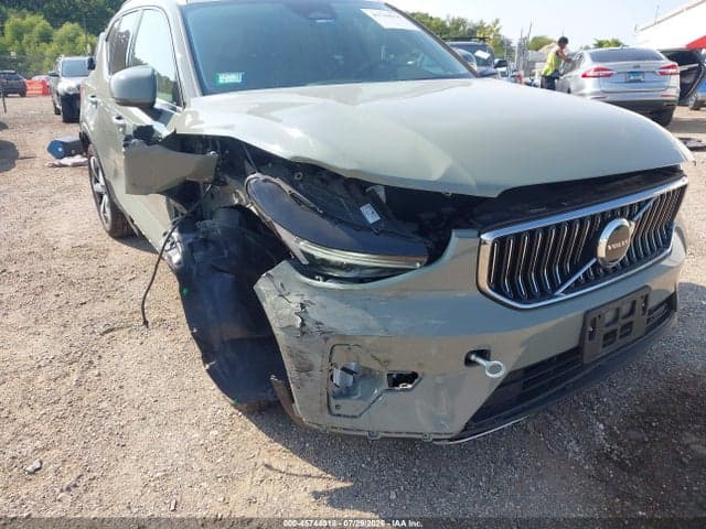 2025 VOLVO XC40 B5 CORE BRIGHT THEME 6