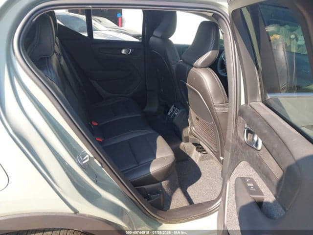 2025 VOLVO XC40 B5 CORE BRIGHT THEME 8