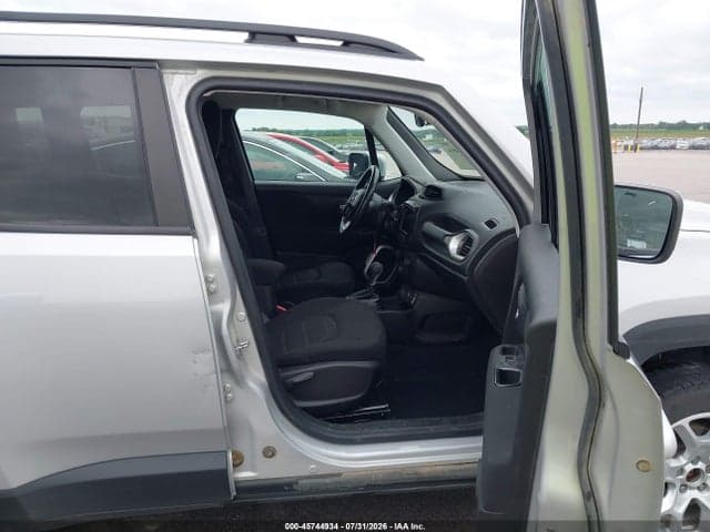 2018 JEEP RENEGADE LATITUDE 4X4 5