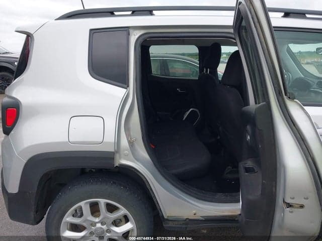2018 JEEP RENEGADE LATITUDE 4X4 8