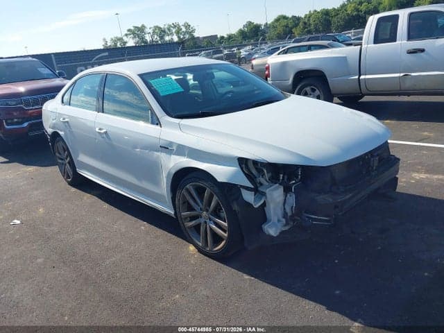 2018 VOLKSWAGEN PASSAT 2.0T R-LINE/2.0T S - 1