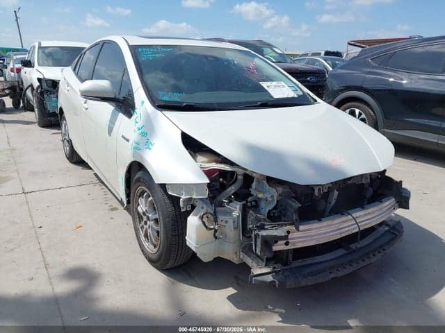 2017 TOYOTA PRIUS FOUR 1
