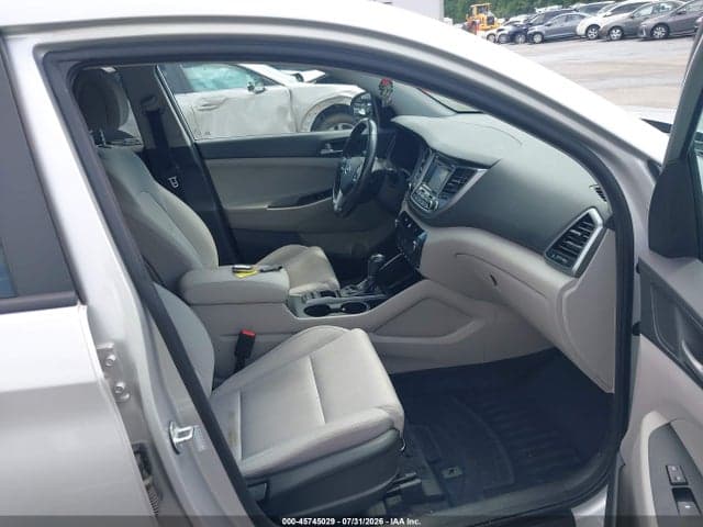 2017 HYUNDAI TUCSON VALUE 5
