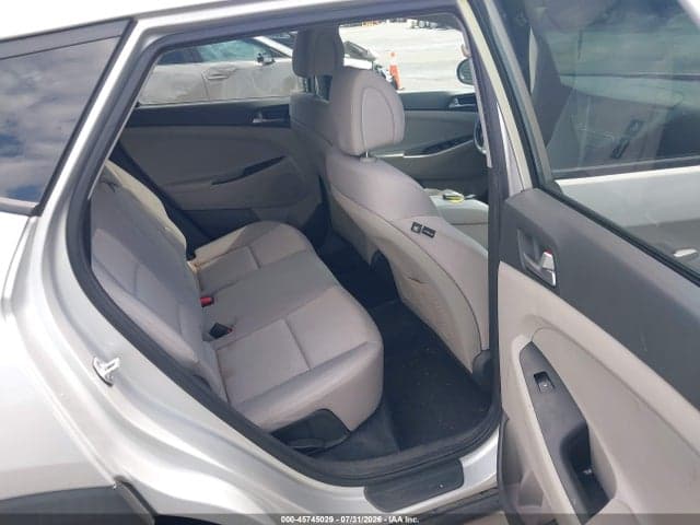 2017 HYUNDAI TUCSON VALUE 8