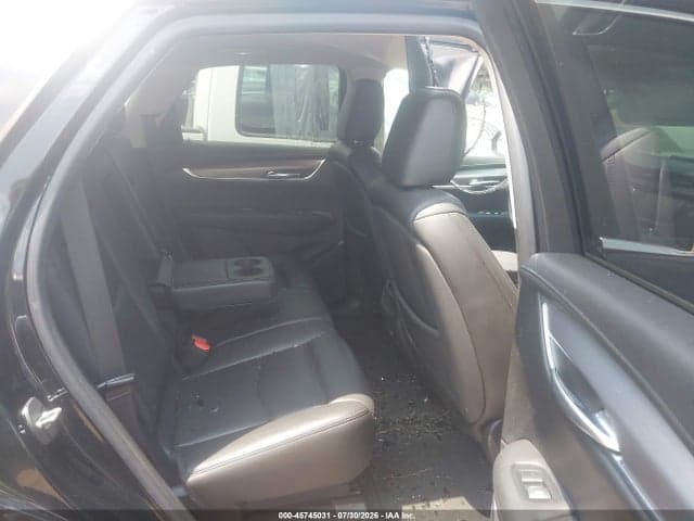 2017 CADILLAC XT5 LUXURY 8