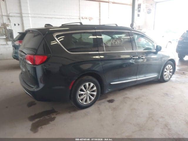 2017 CHRYSLER PACIFICA TOURING-L 4